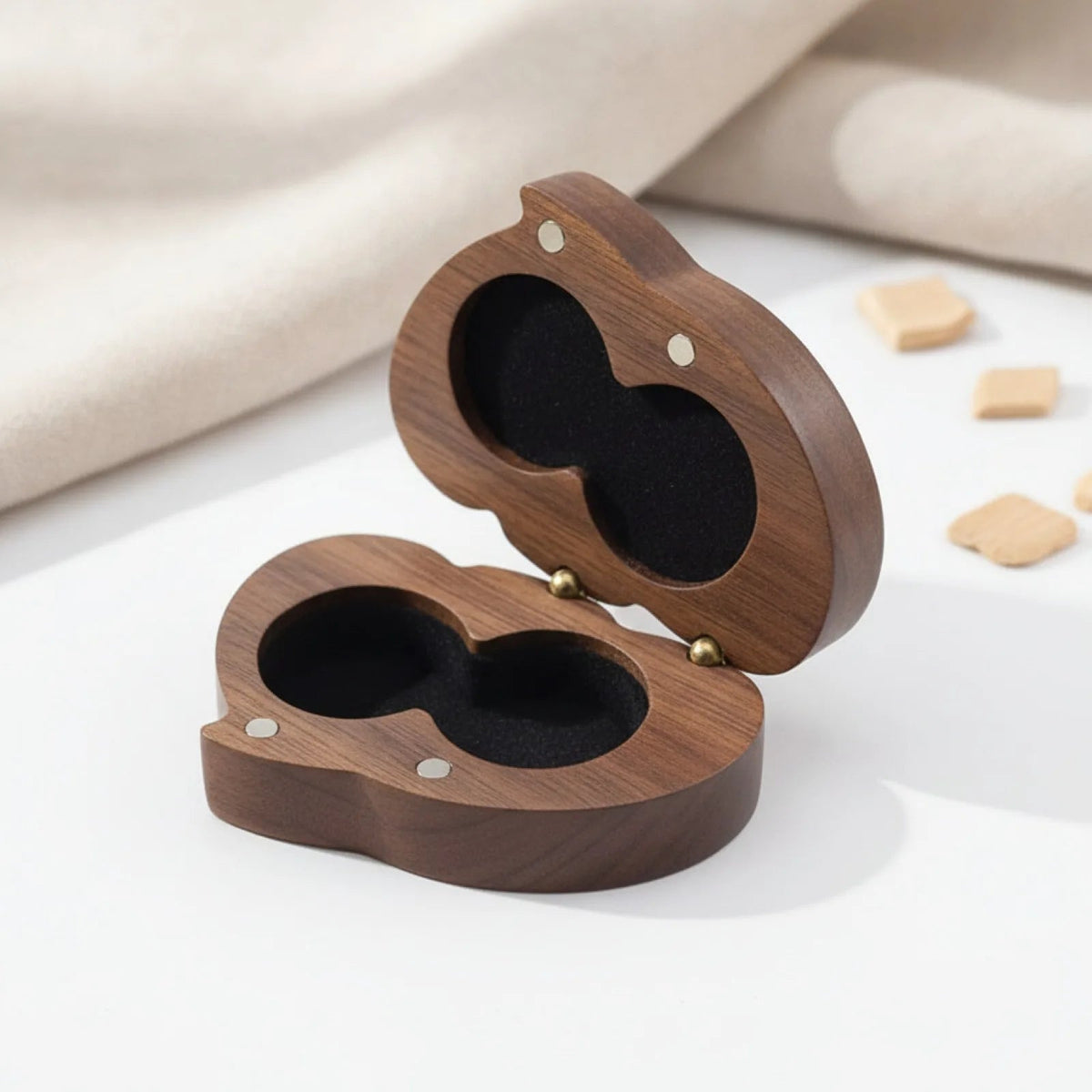 Écrin à bague cœur double en bois