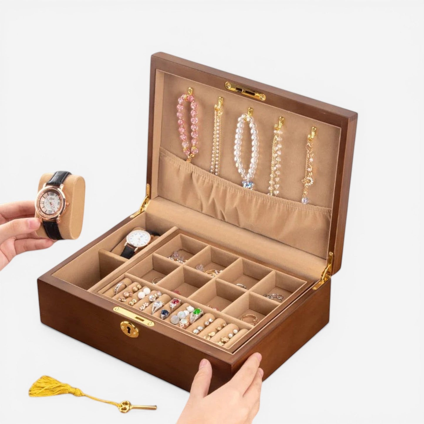 boîte à bijoux en bois classique ouverte avec espace de rangement pour bijoux