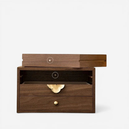 Boîte à bijoux en bois avec couvercle au design rustique pour un rangement naturel et décoratif.
