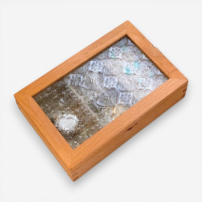 boîte à bijoux en bois élégante fermée avec finition raffinée vue du dessus