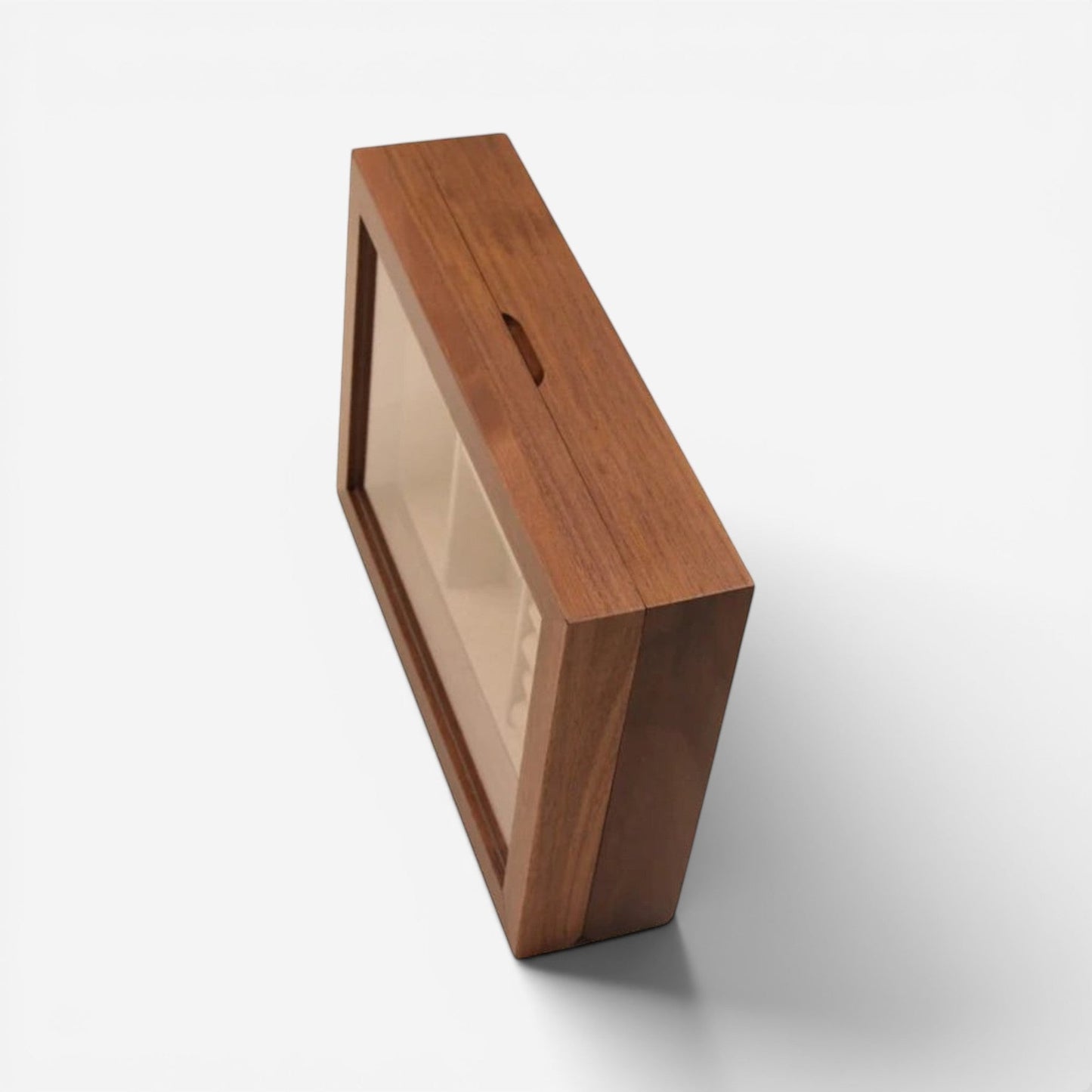 boîte à bijoux en bois avec fermeture magnétique vue inclinée avec finition bois naturel
