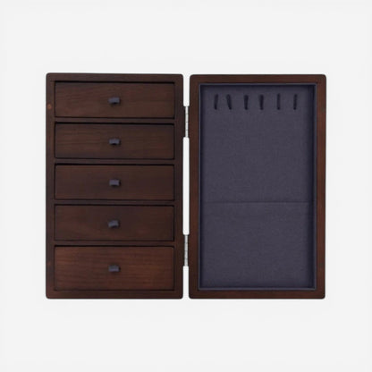 Boîte à bijoux en bois marron foncé avec intérieur gris pour organiser bijoux et accessoires.
