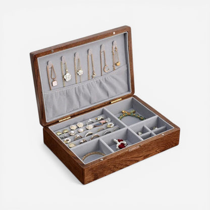 Coffret à bijoux en bois raffiné au style luxueux parfait pour une décoration élégante et un rangement optimal.