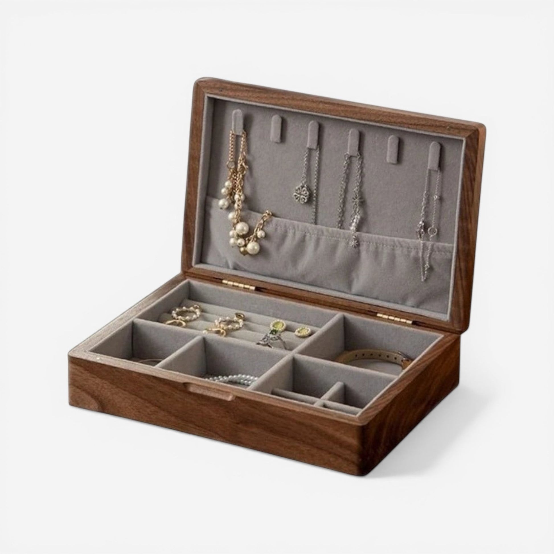 Boîte à bijoux en bois raffiné avec fermeture dorée élégante pour sécuriser vos accessoires avec style.