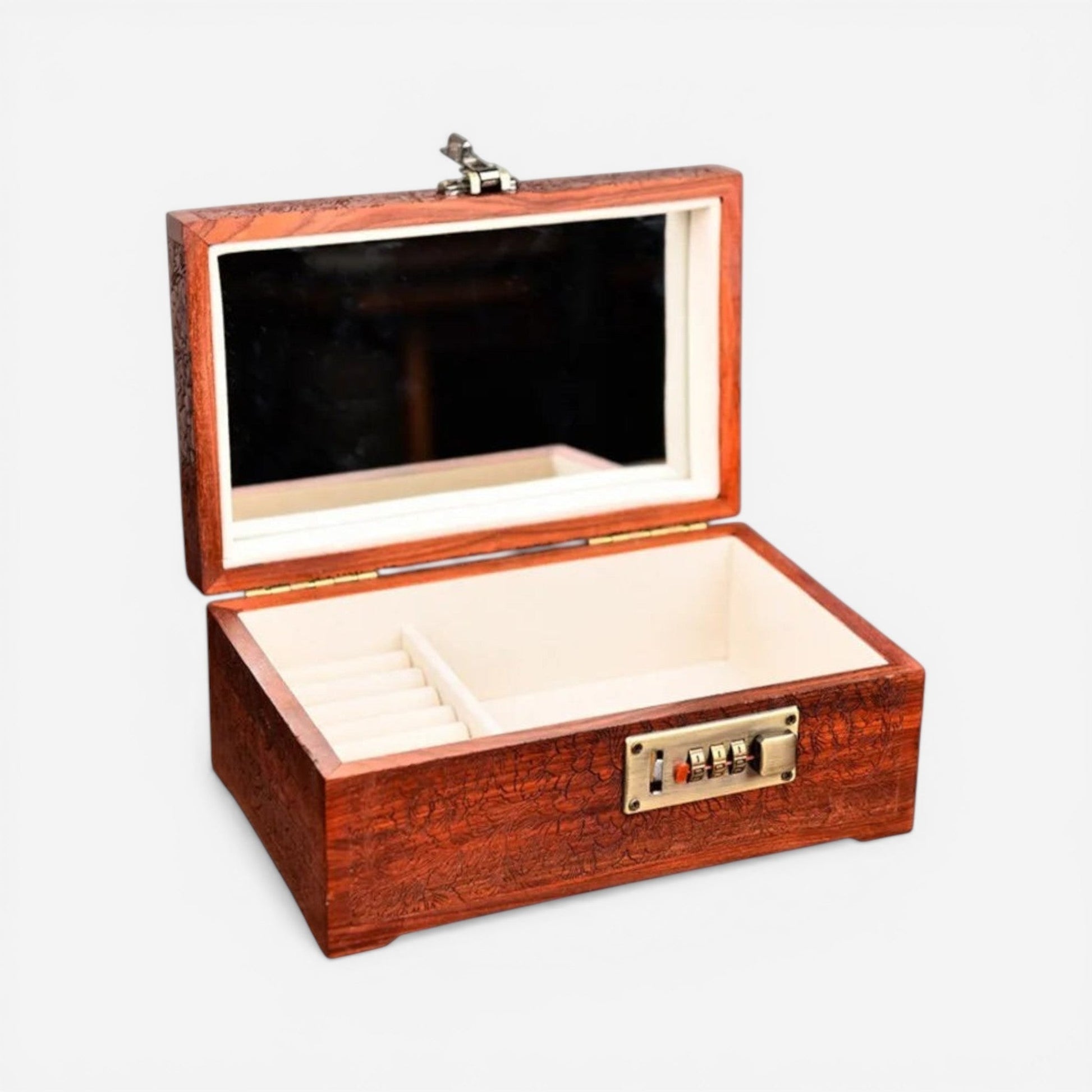 Boîte à bijoux compacte en bois de santal, idéale pour un rangement pratique et raffiné au quotidien.