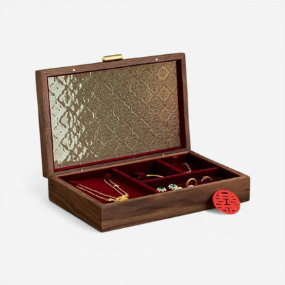 Boîte à bijoux en bois avec couvercle en verre décoratif et compartiments, parfaite pour ranger bagues, colliers et bracelets.