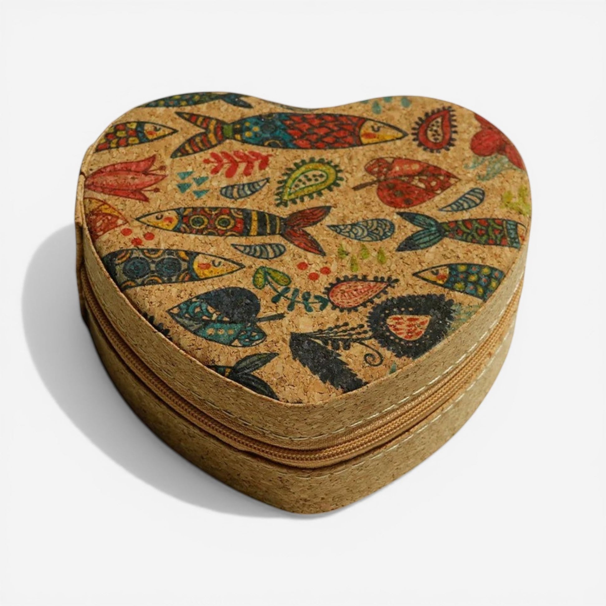 boite à bijoux en liège en forme de cœur avec motif coloré fermée