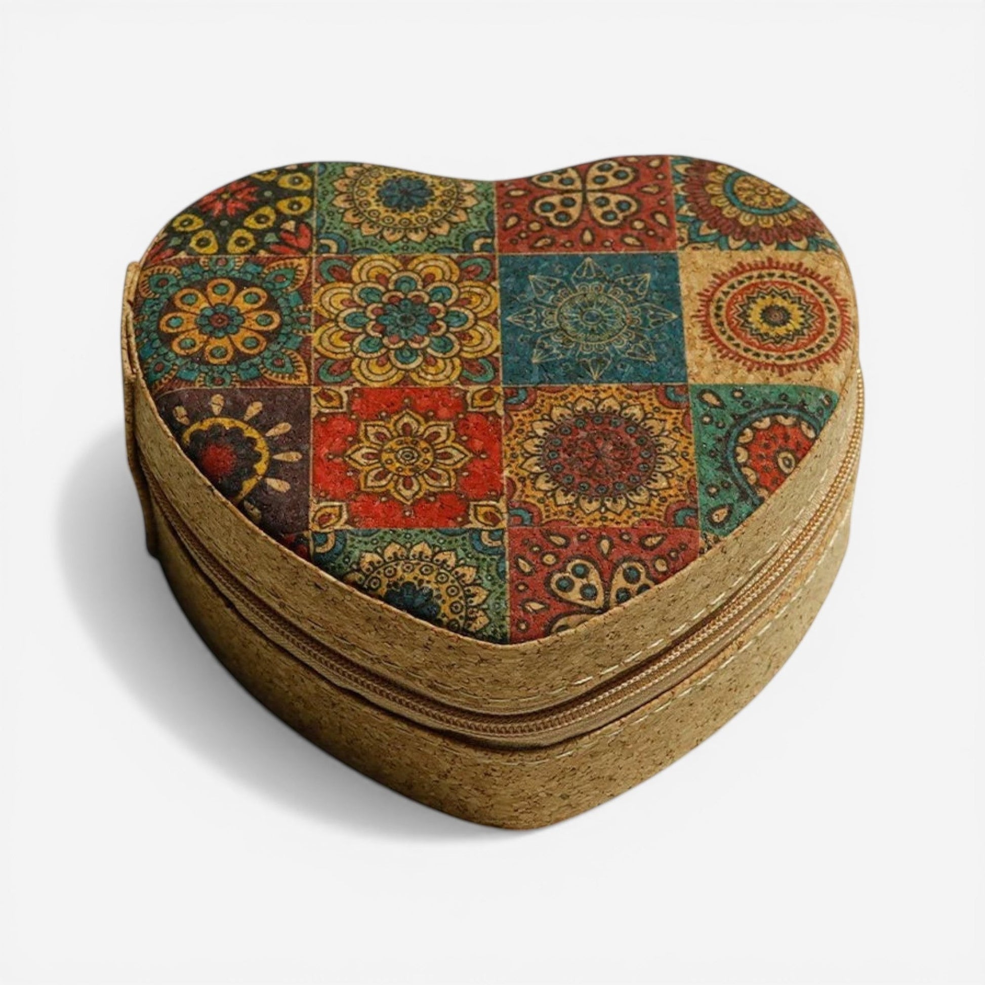 boite à bijoux en liège en forme de coeur avec motifs colorés et fermeture sécurisée