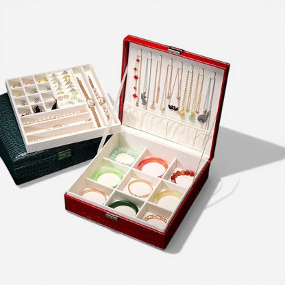 boîtes à bijoux effet croco disponibles en plusieurs couleurs avec intérieur organisé