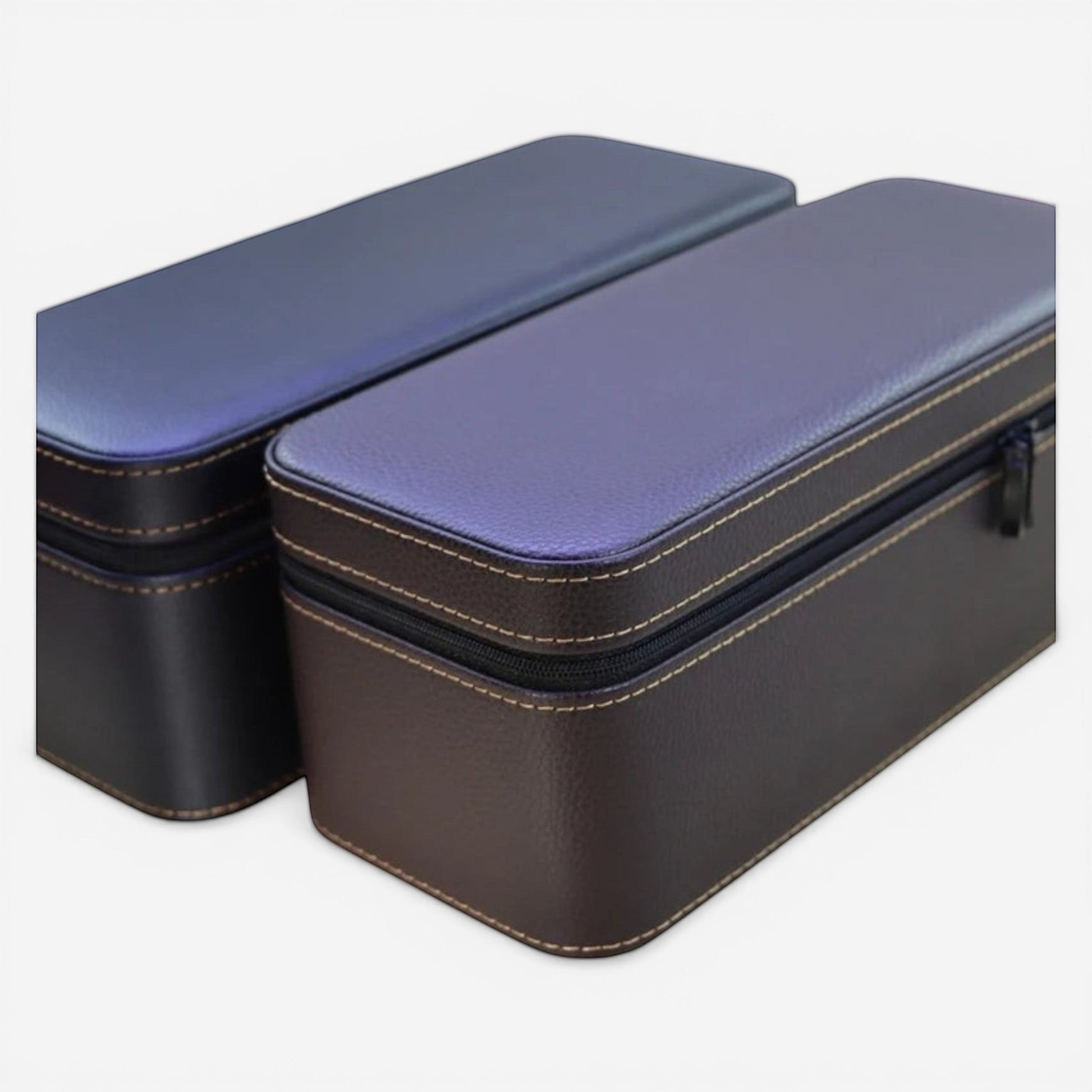 boîte à bijoux en cuir grande taille fermée coloris noir design élégant