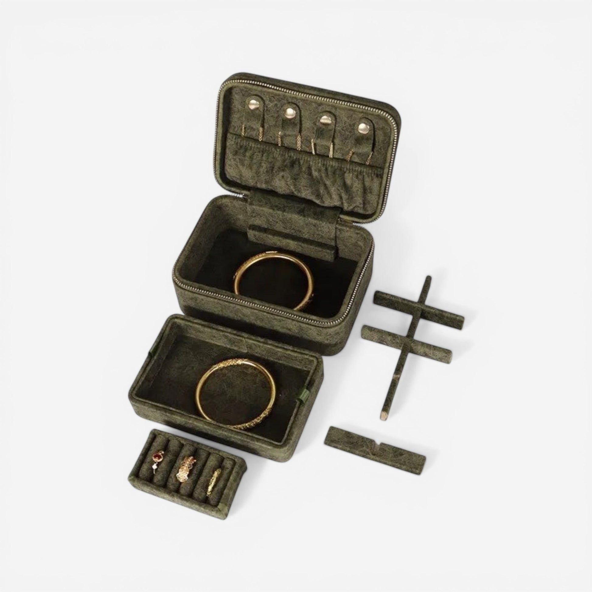 Boîte à bijoux compacte en flanelle, parfaite pour organiser vos bijoux tout en les protégeant des rayures.