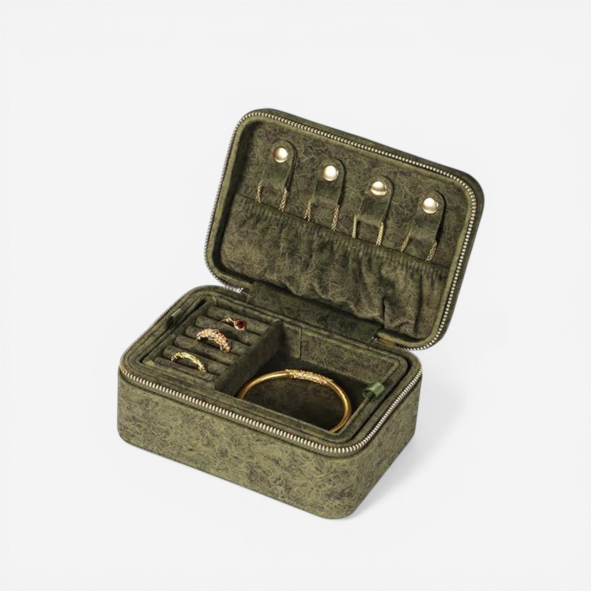 Boîte à bijoux en flanelle douce, conçue pour protéger vos bijoux des rayures et de la poussière.