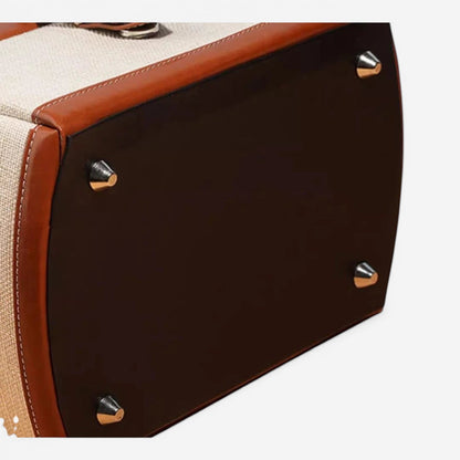Boîte à bijoux moderne au design élégant, offrant une grande capacité de rangement et une protection optimale.