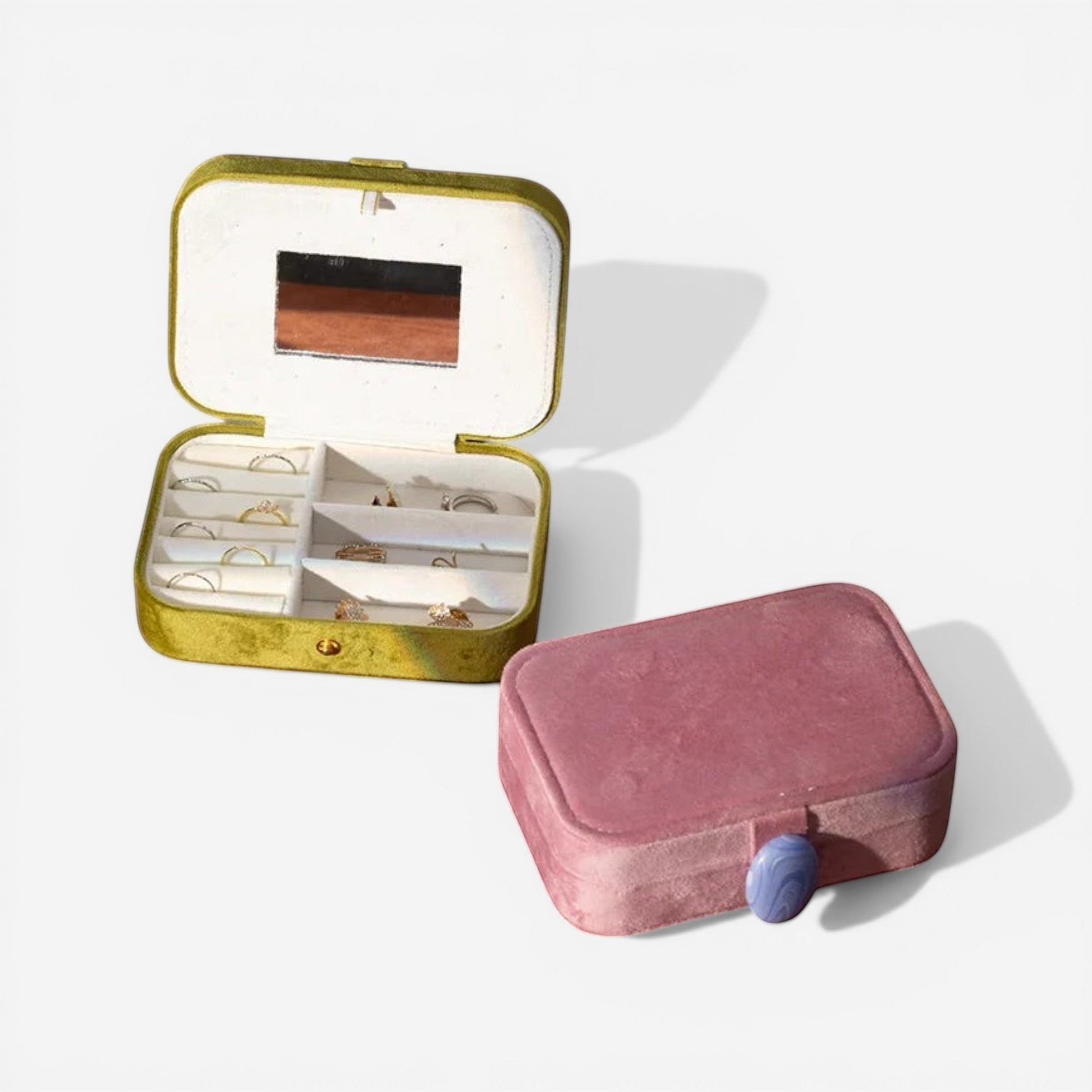 boîte à bijoux nomade en velours pour voyage avec rangement compact