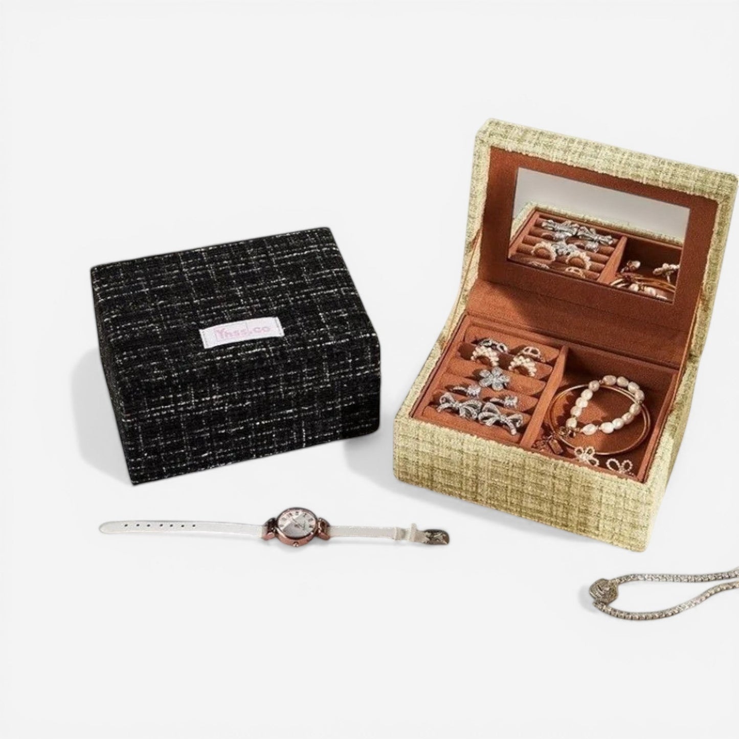 boîtes à bijoux en tissu avec plusieurs modèles et compartiments pour organiser bijoux et accessoires