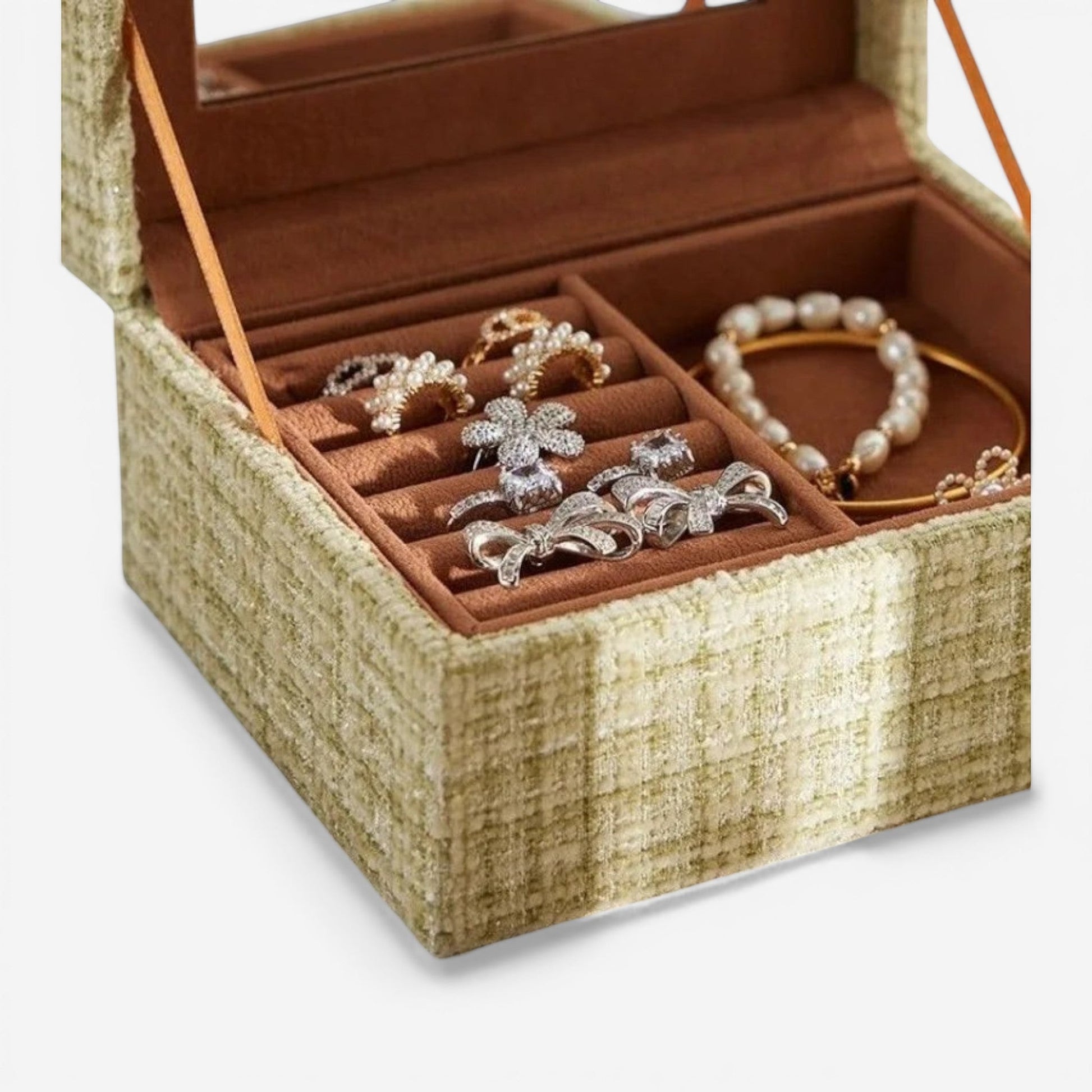 boîte à bijoux en tissu style panier avec intérieur organisé pour rangement pratique des bijoux