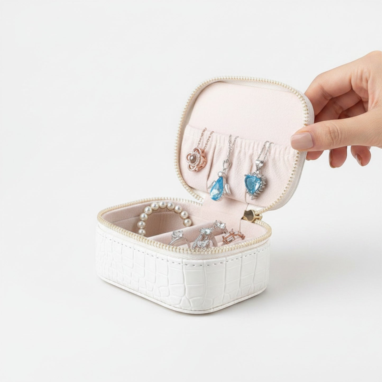 boite à bijoux de voyage compacte en cuir effet crocodile blanc avec rangement pour bagues et colliers