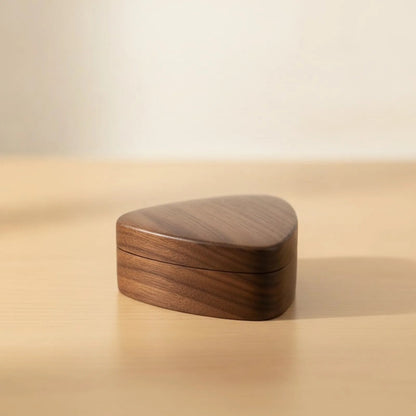 Écrin à bague cœur fermé en bois