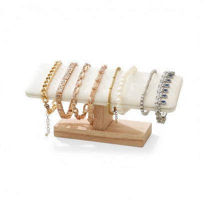 porte bijoux en velours rose compact avec support en bois pour organiser bracelets et accessoires