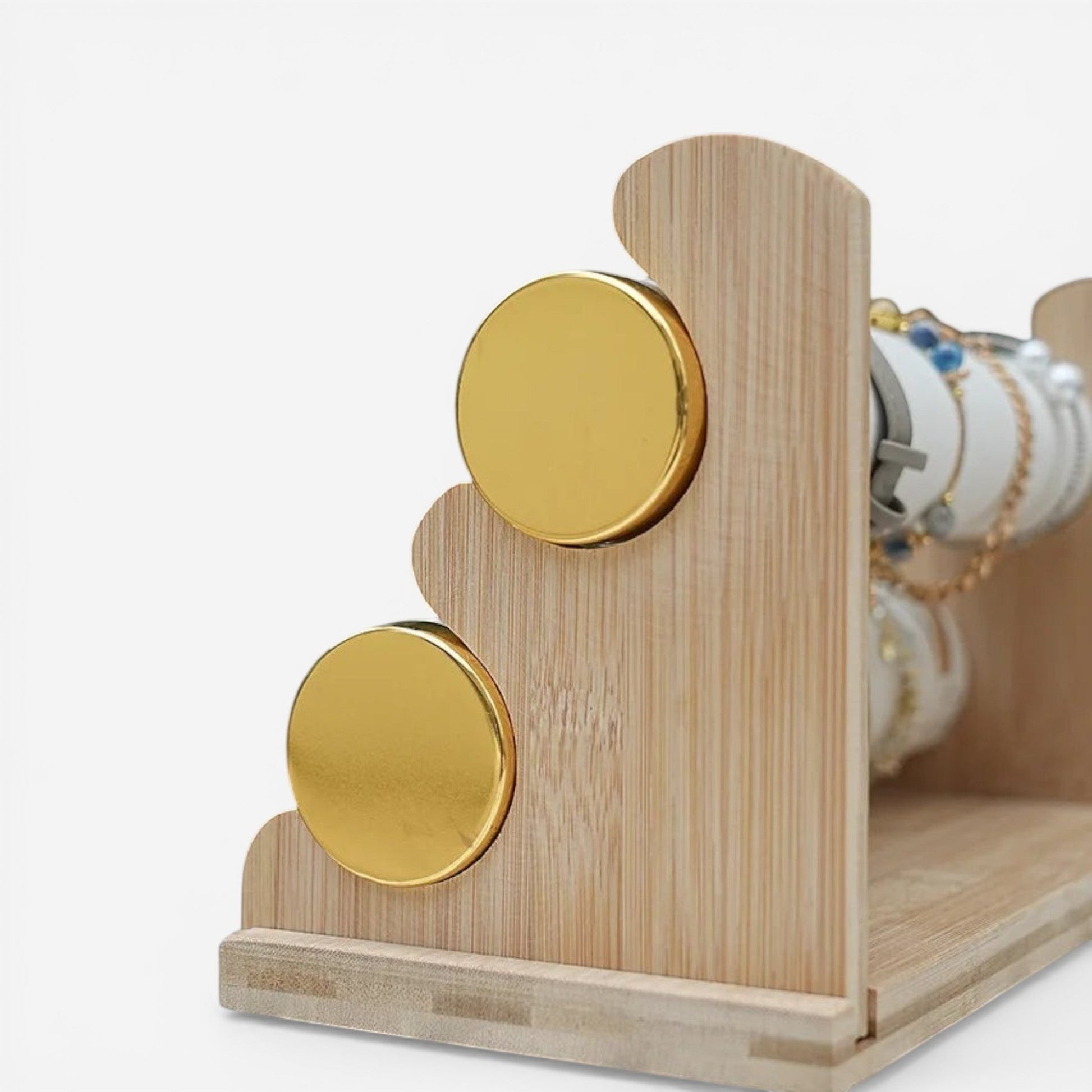 présentoir bijoux en bois design avec structure stable pour organiser accessoires