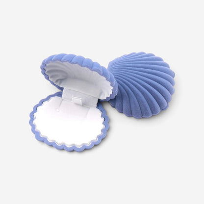 Boîte à bijoux SecretGleam en forme de coquillage bleu en velours avec intérieur doux pour colliers et boucles