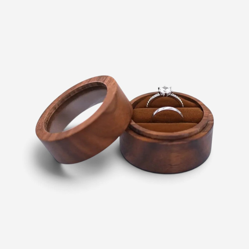 Écrin à bague rond en bois SecretGleam avec couvercle transparent et intérieur marron pour deux bagues