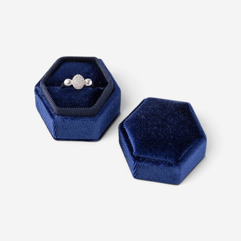 Mini boîte à bijoux hexagonale SecretGleam en velours bleu marine