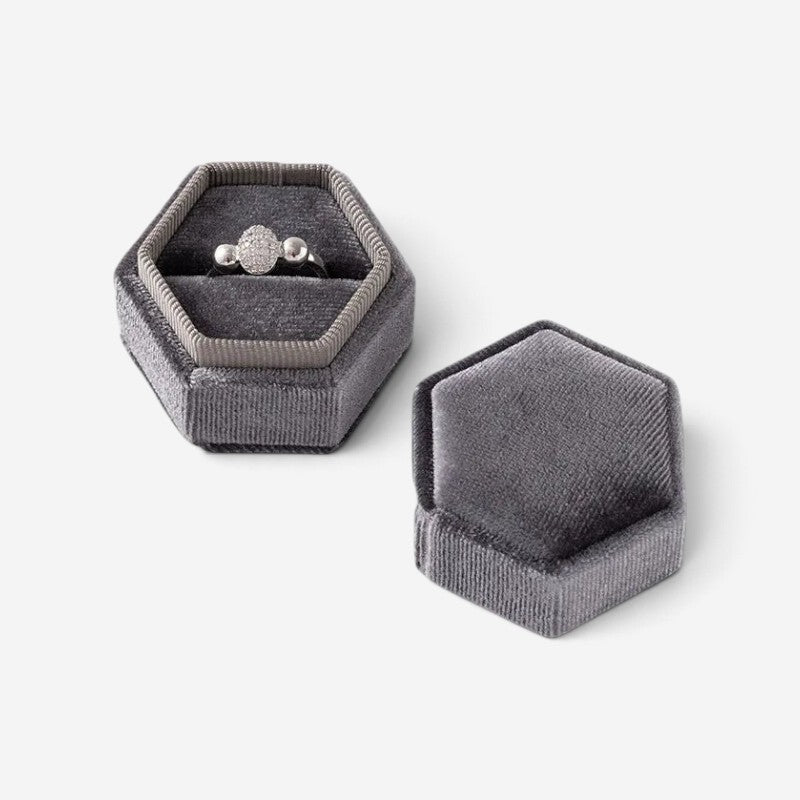 Mini boîte à bijoux hexagonale SecretGleam en velours gris