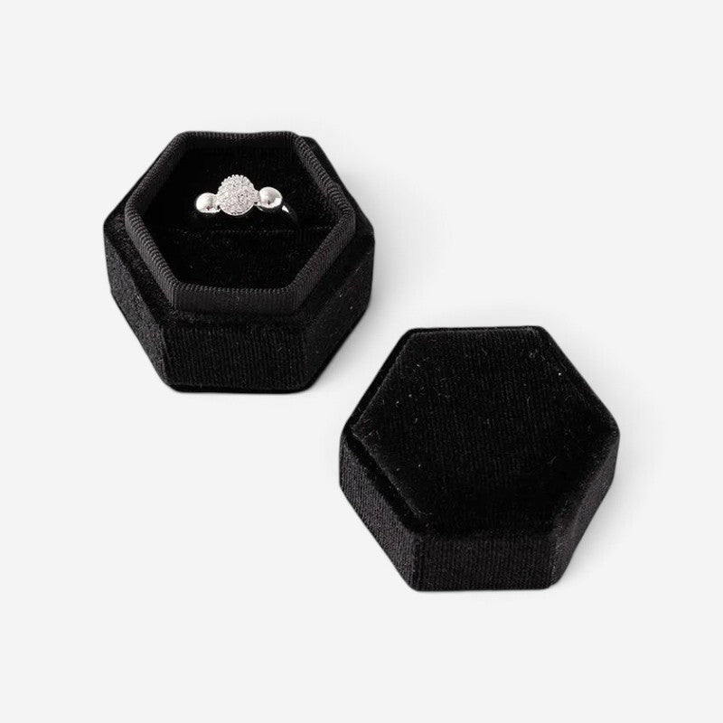 Mini boîte à bijoux hexagonale SecretGleam en velours noir