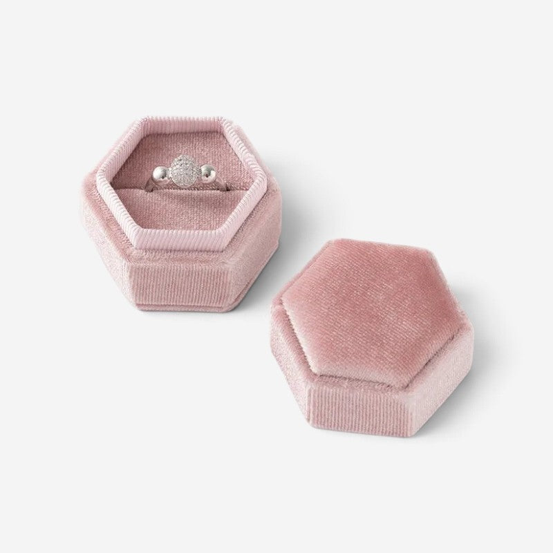 Mini boîte à bijoux hexagonale SecretGleam en velours rose poudré